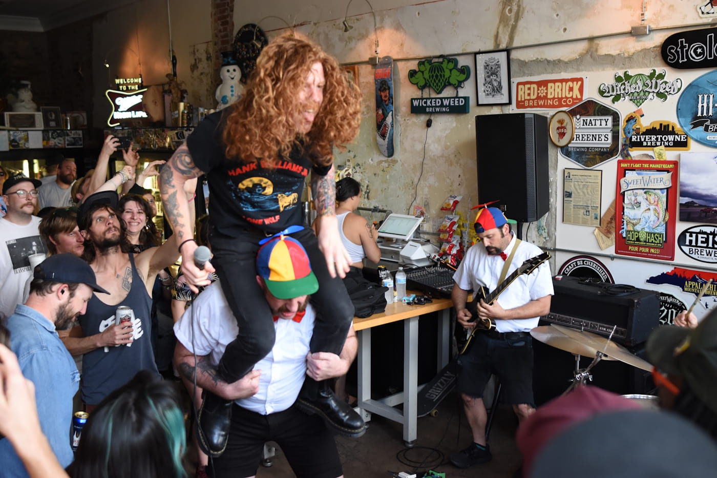 DÖLTZ bring obscure 80s hardcore grime and a propeller-hat hivemind to "Total Recharge" 2 DOLTZ by @tourreportnc