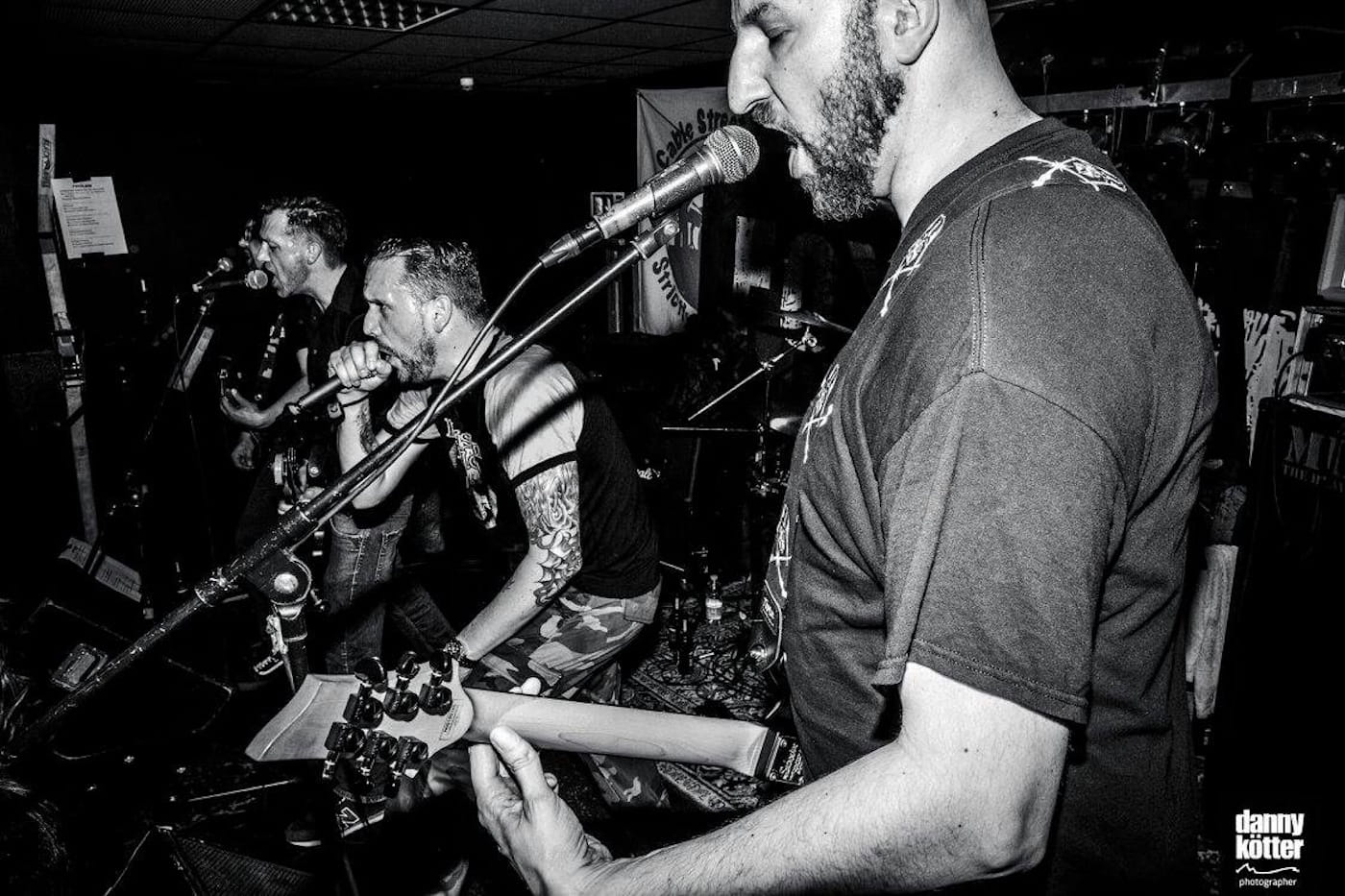 Bielefeld hardcore veterans FOXGLOVE bring 35 years of scene history into "Bloodbound" 2 FOXGLOVE