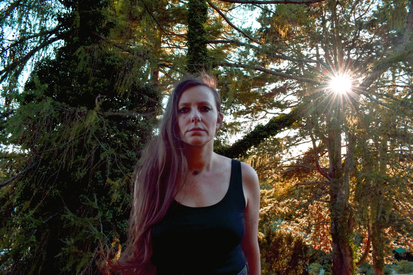 Swiss post-punk project Sauvageoness premiere their Bunker Paradise live film for two days 2 Sauvageoness